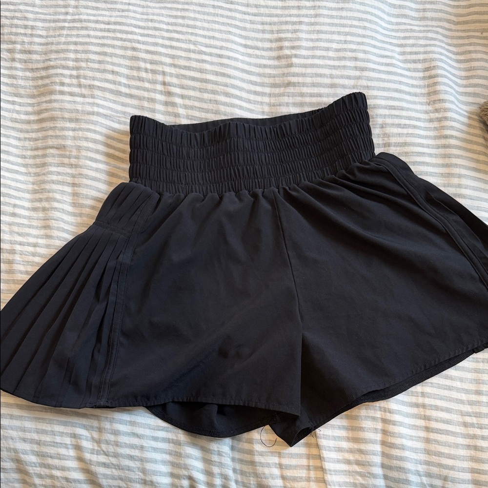 Women's Black Elastic Waist Pleated Shorts